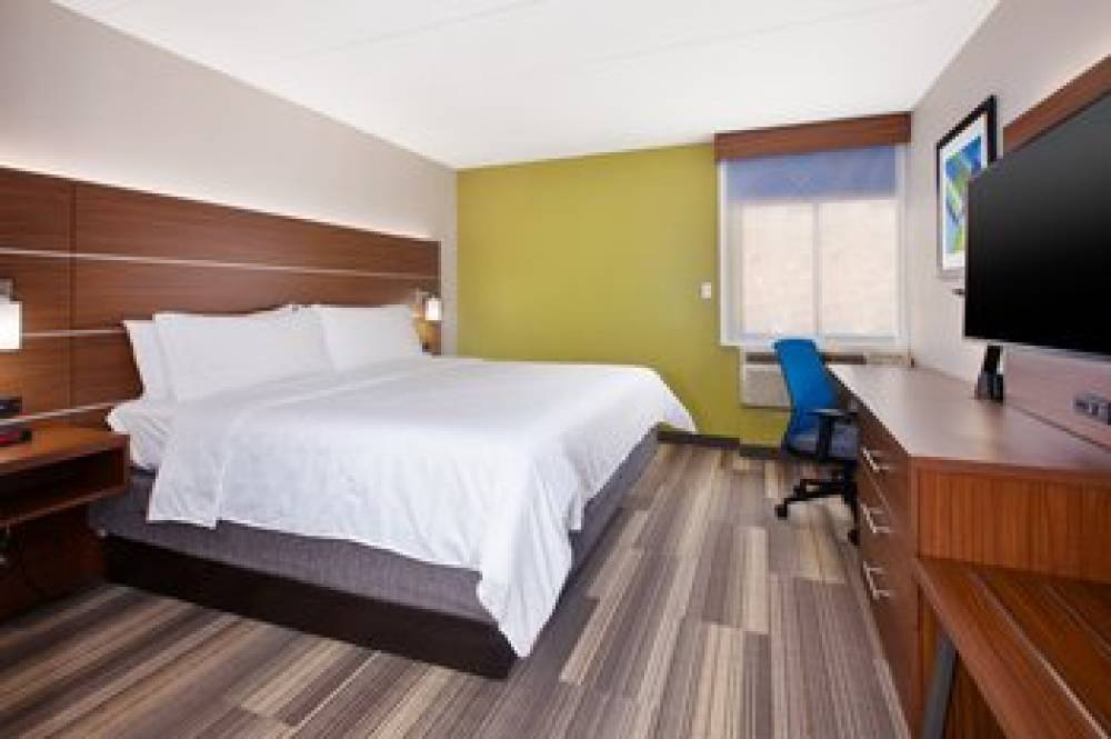 Holiday Inn Express FAIRFAX - ARLINGTON BOULEVARD 1