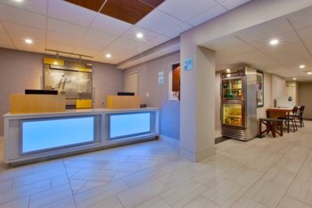 Holiday Inn Express FAIRFAX - ARLINGTON BOULEVARD 10