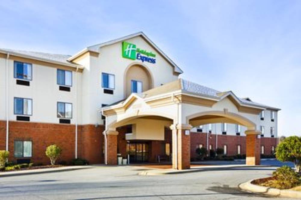 Holiday Inn Express FOREST CITY 1
