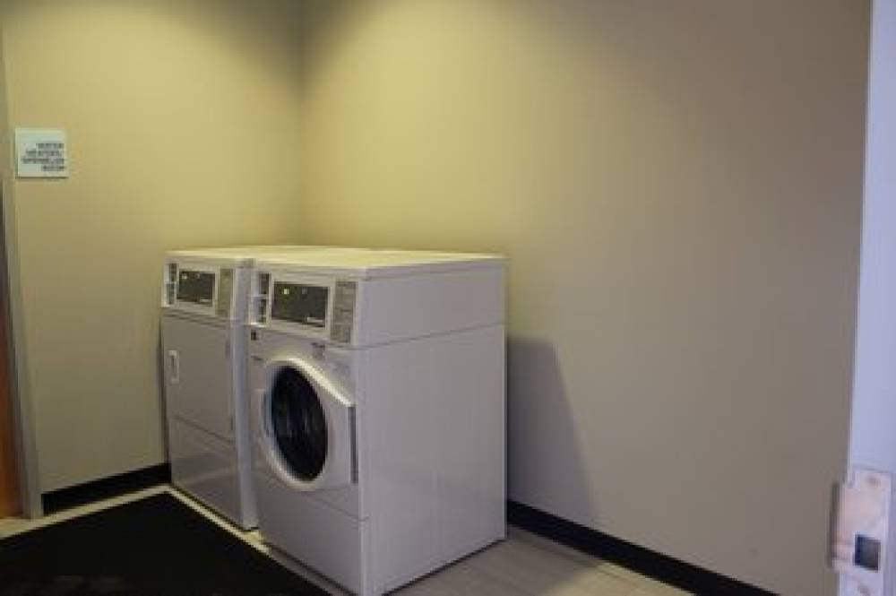Holiday Inn Express FOREST CITY 2