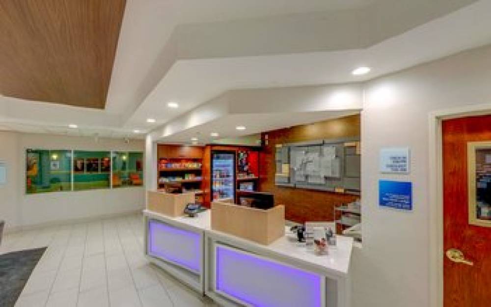 Holiday Inn Express Fort Wayne East (New Haven)