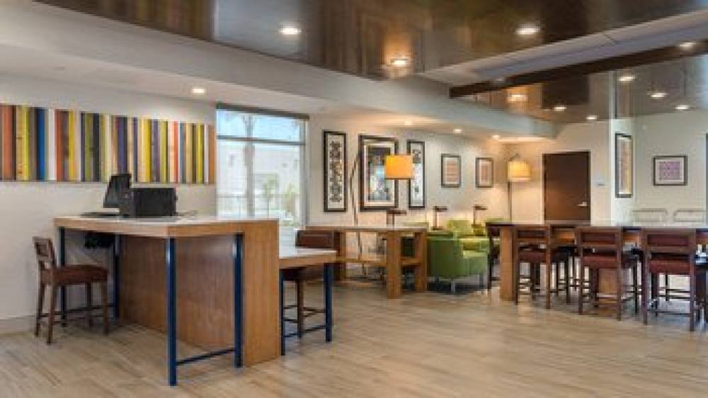 Holiday Inn Express FULLERTON - ANAHEIM 4