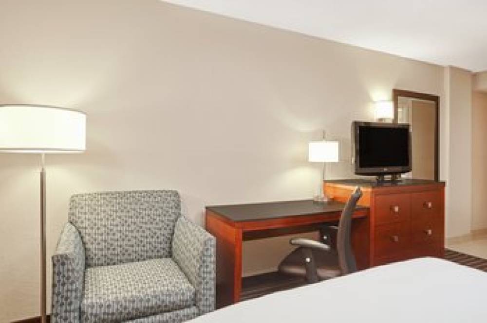 Holiday Inn Express HAMPTON - COLISEUM CENTRAL 10