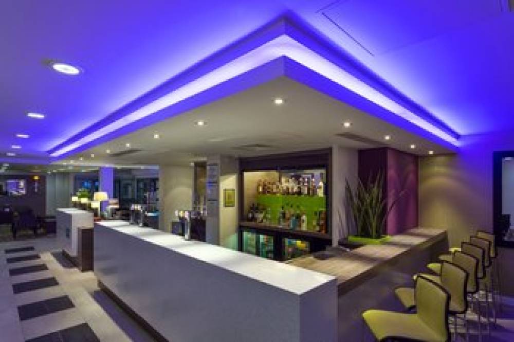 HOLIDAY INN EXPRESS HARLOW 10