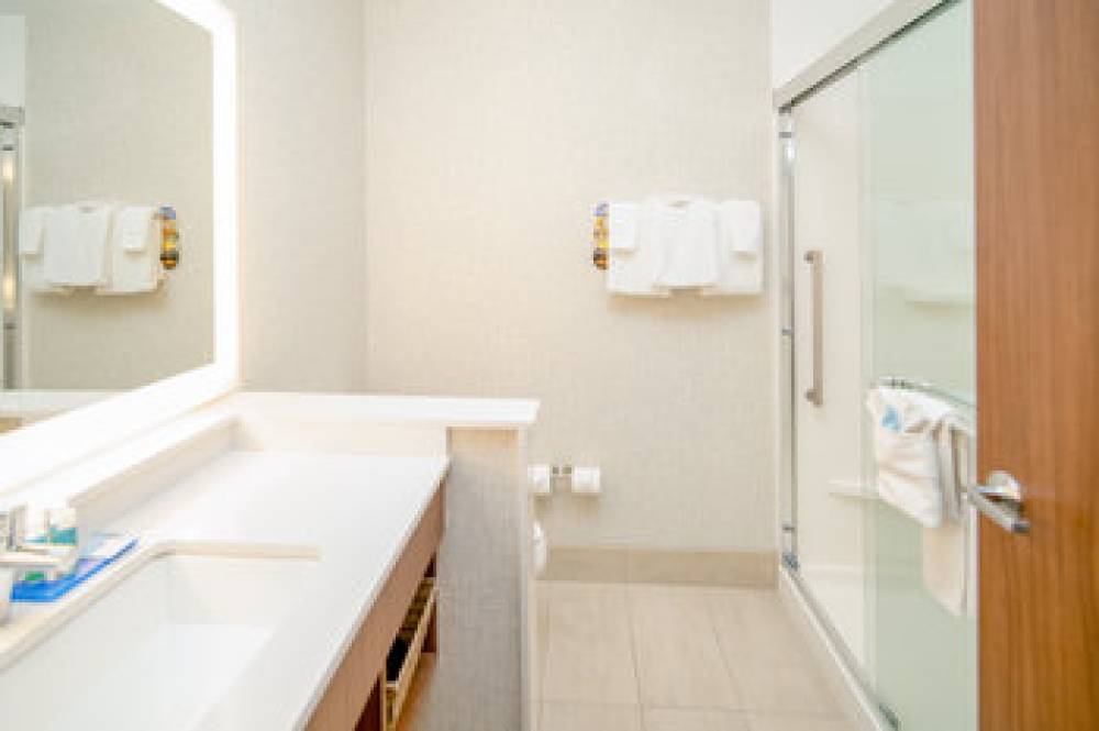 Holiday Inn Express HOUGHTON-KEWEENAW 2