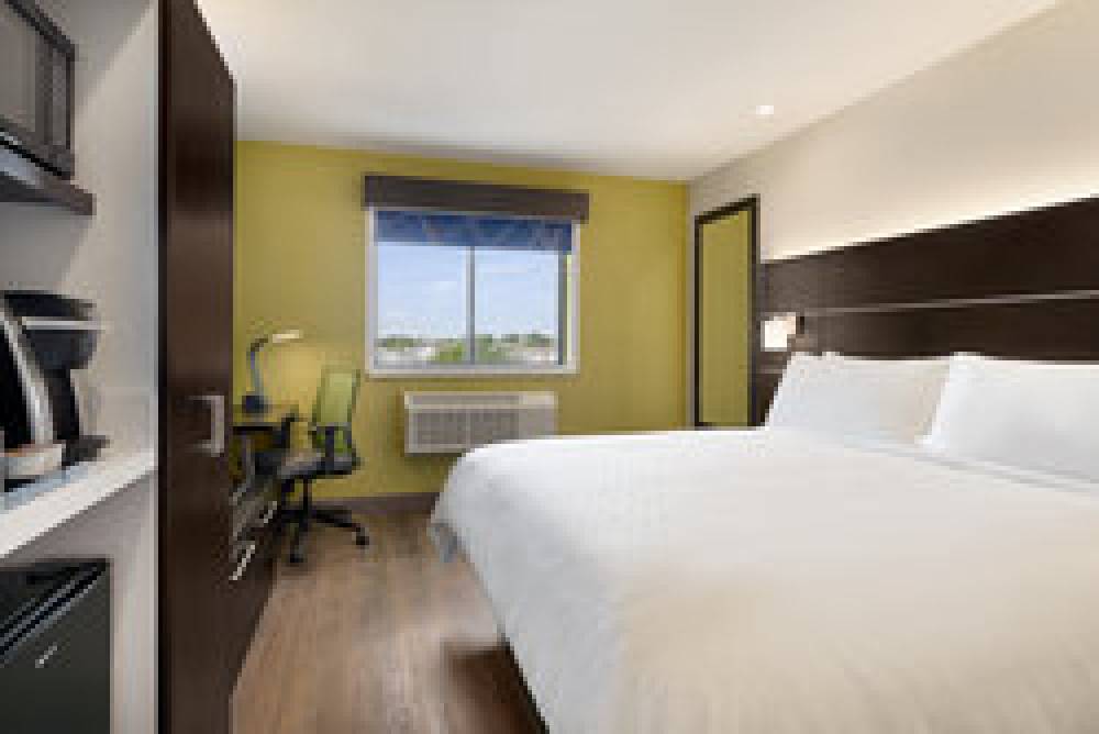 Holiday Inn Express JAMAICA - JFK AIRTRAIN - NYC 6