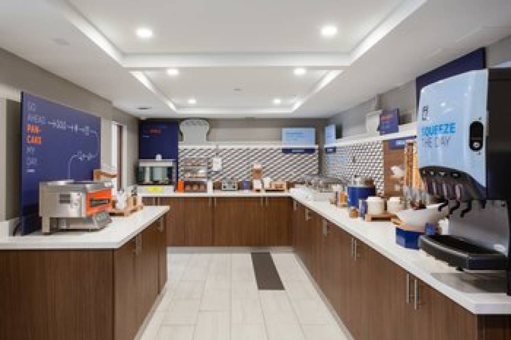 Holiday Inn Express KEENE 8