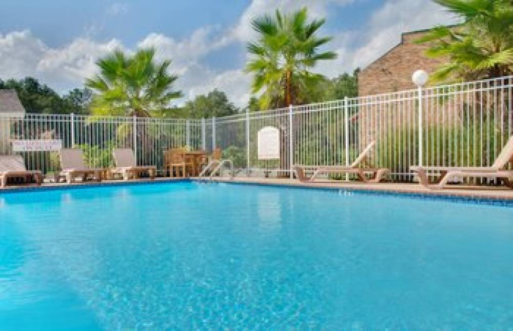 EXPRESS INN LEESVILLE 2