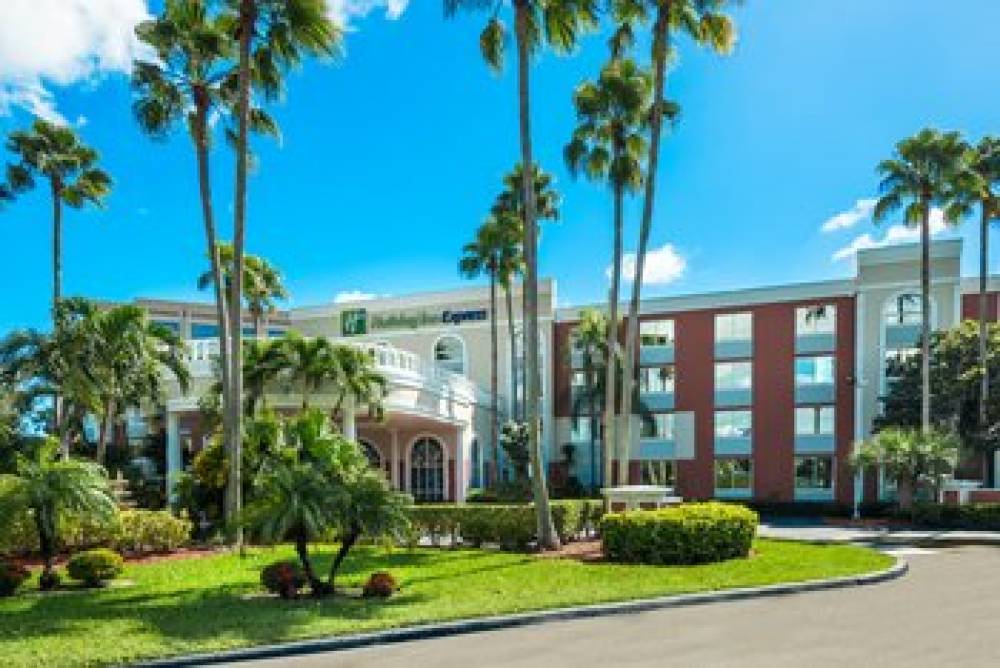 Holiday Inn Express MIAMI AIRPORT DORAL AREA 1