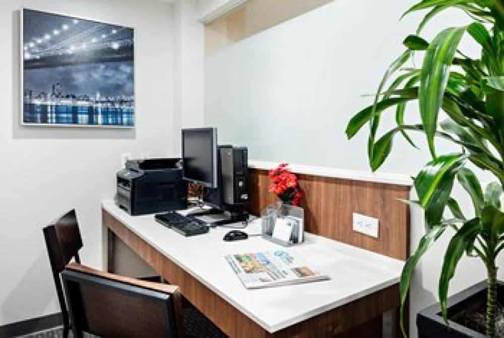 Holiday Inn Express NEW YORK-BROOKLYN 6