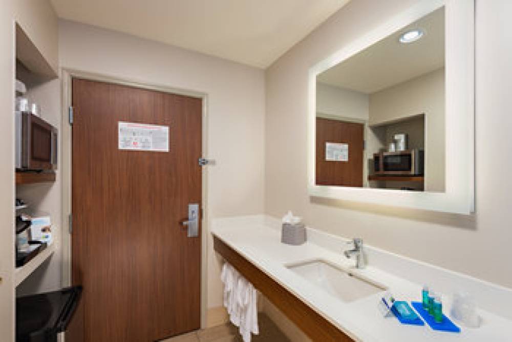 Holiday Inn Express PEORIA NORTH - GLENDALE 2