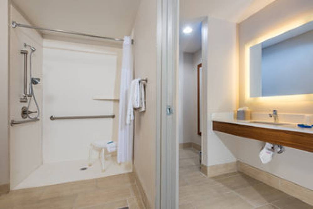 Holiday Inn Express PEORIA NORTH - GLENDALE 8