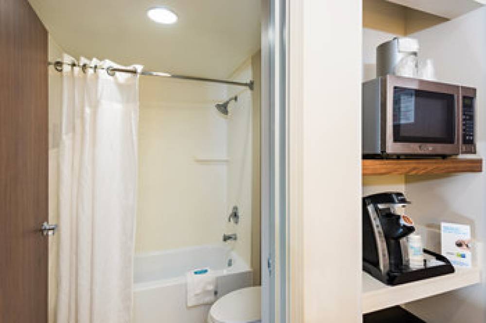 Holiday Inn Express PEORIA NORTH - GLENDALE 6