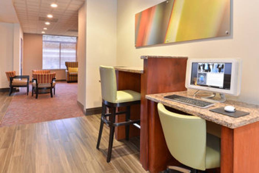 Holiday Inn Express PORTLAND WEST/HILLSBORO 3