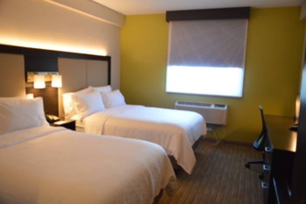 Holiday Inn Express QUEENS - MASPETH 7