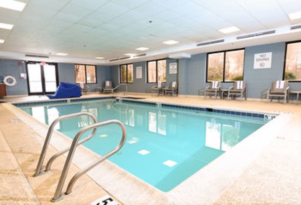 Holiday Inn Express RICHMOND AIRPORT 6
