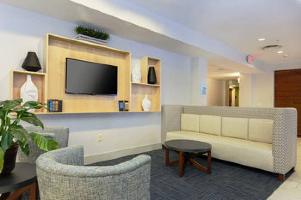 Holiday Inn Express Rochester Ne Irondequoit