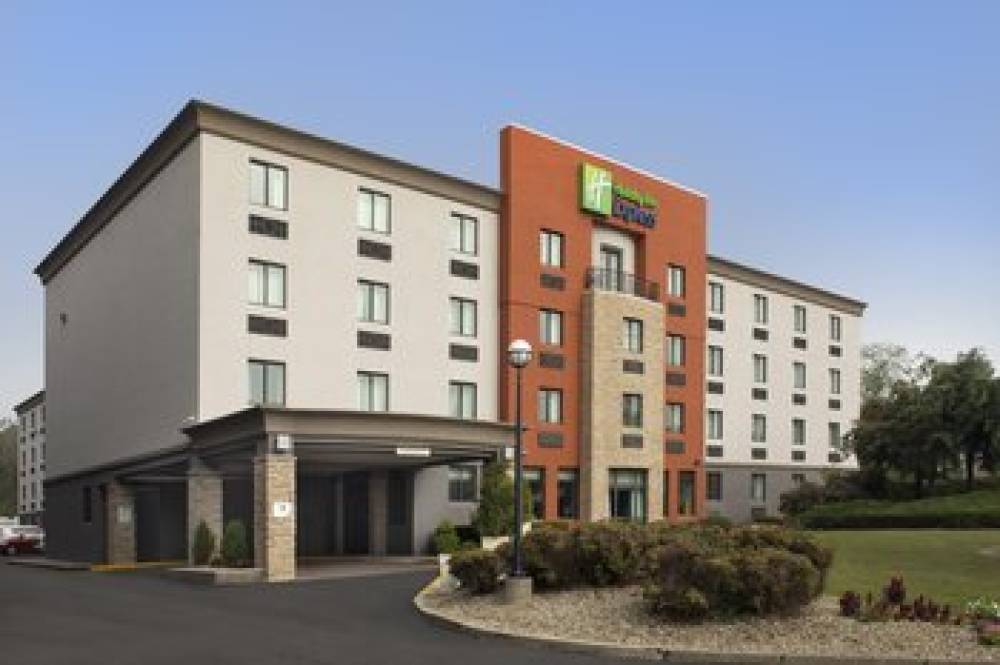 HOLIDAY INN EXPRESS SAUGUS BY IHG 1