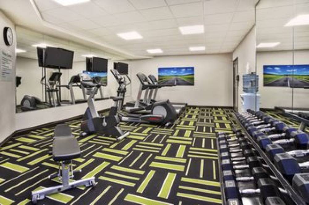 Holiday Inn Express SAULT STE MARIE 6