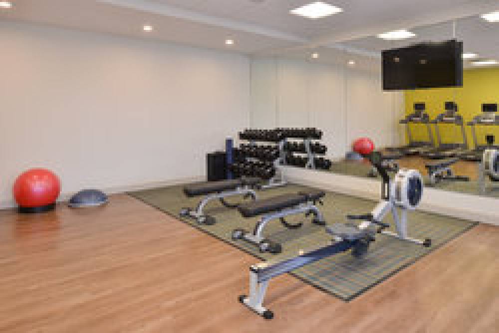 Holiday Inn Express SPRING HILL 2