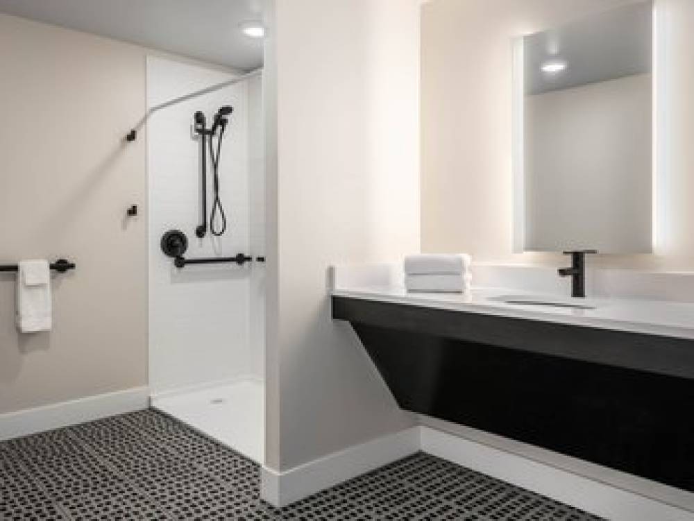 Holiday Inn Express ST LOUIS - CENTRAL WEST END 4