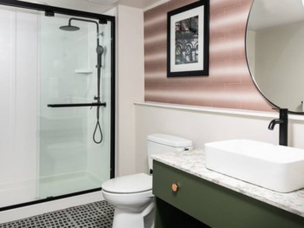 Holiday Inn Express ST LOUIS - CENTRAL WEST END 10