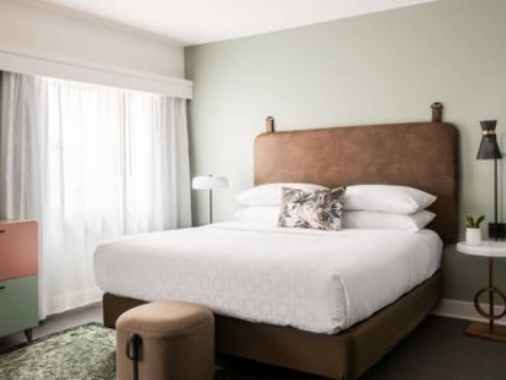 Holiday Inn Express ST LOUIS - CENTRAL WEST END 5