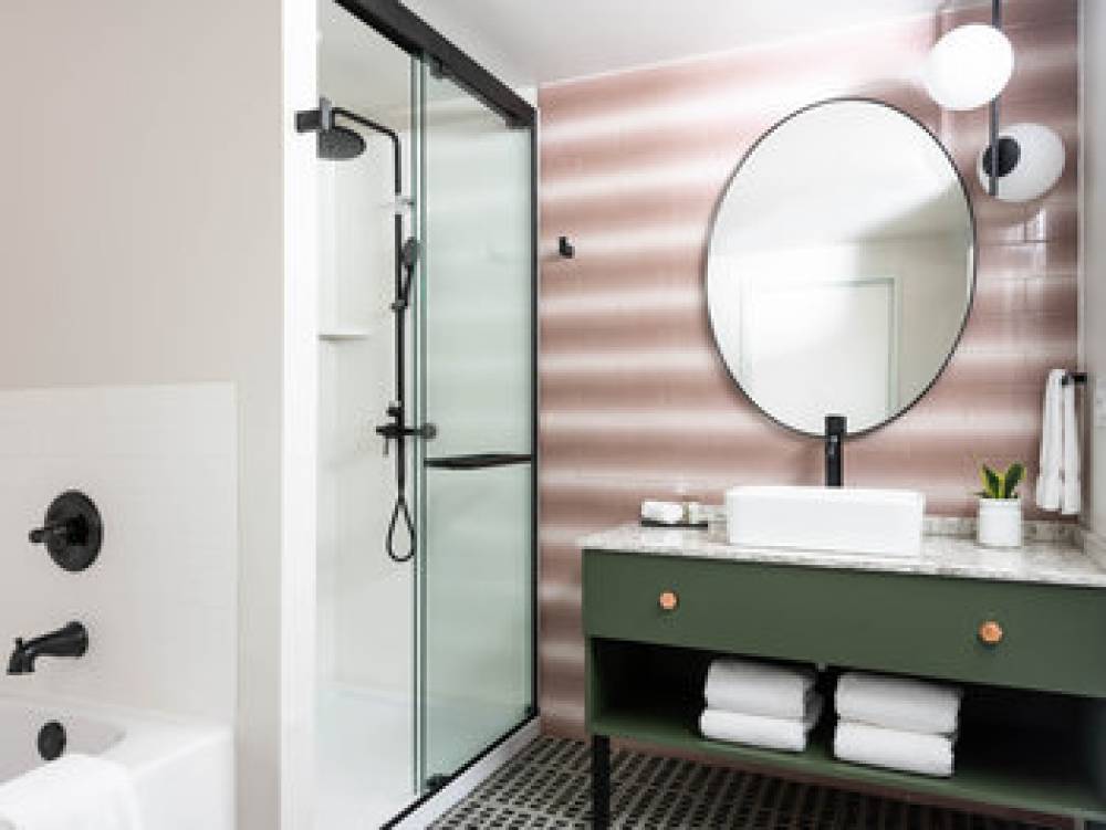 Holiday Inn Express ST LOUIS - CENTRAL WEST END 8
