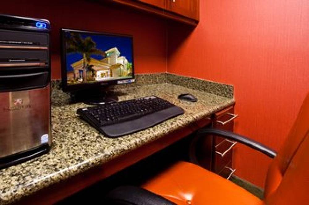 Holiday Inn Express STUART 2