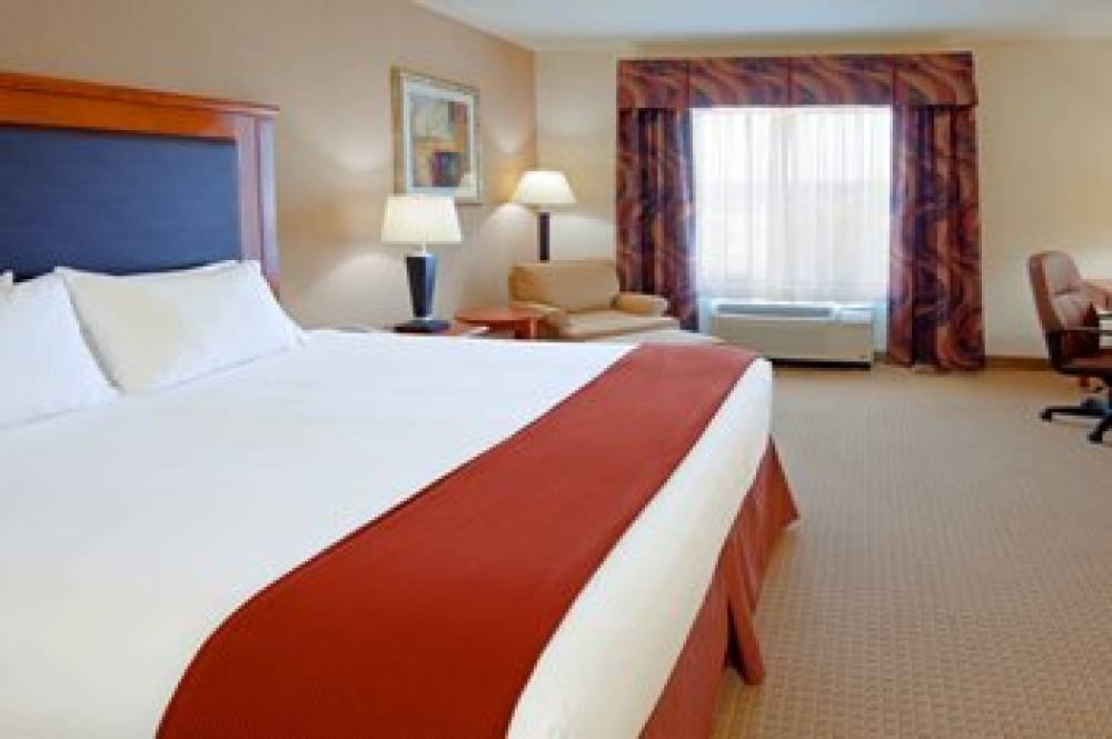 HOLIDAY INN EXP STES LATHAM BY IHG 4
