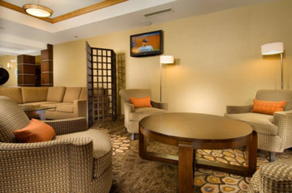 Holiday Inn Express & Suites ALEXANDRIA - FORT BELVOIR 6