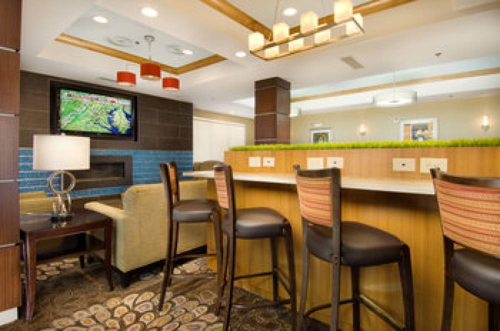 Holiday Inn Express & Suites ALEXANDRIA - FORT BELVOIR 3