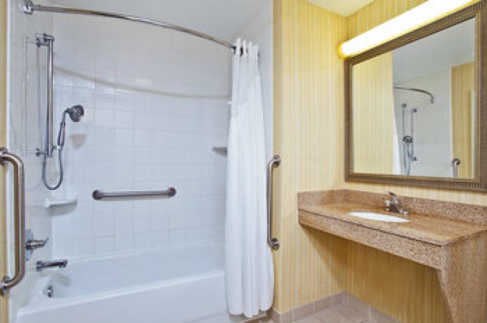 Holiday Inn Express & Suites ANDERSON 10