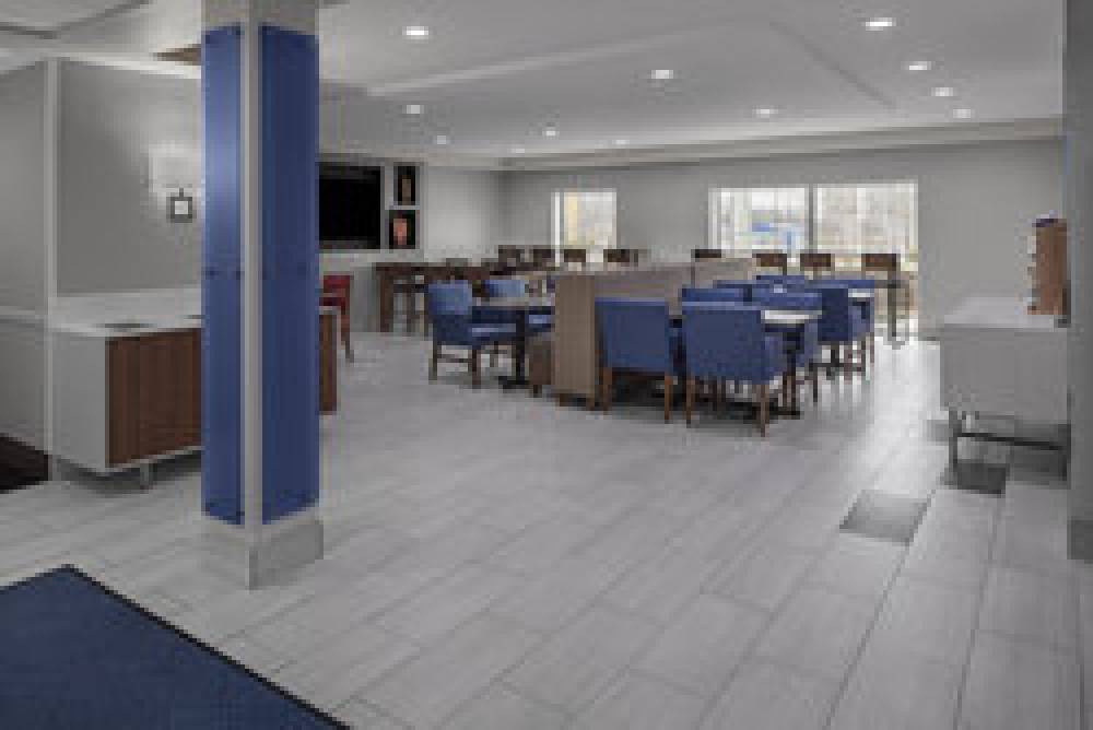 Holiday Inn Express & Suites ASHEVILLE SW - OUTLET CTR AREA 8