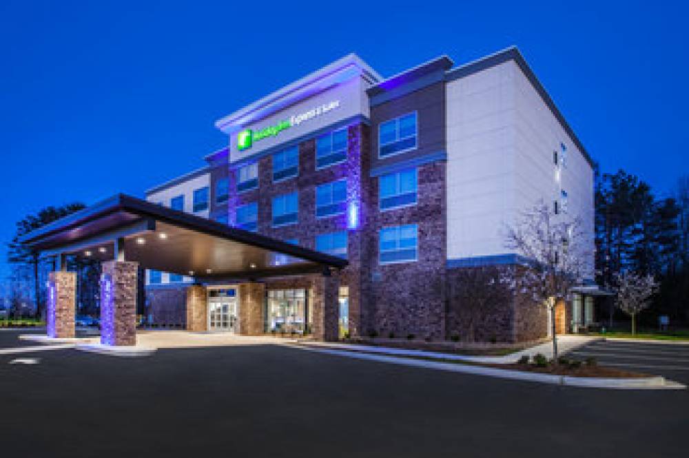 Holiday Inn Express & Suites Atlanta N Woodstock