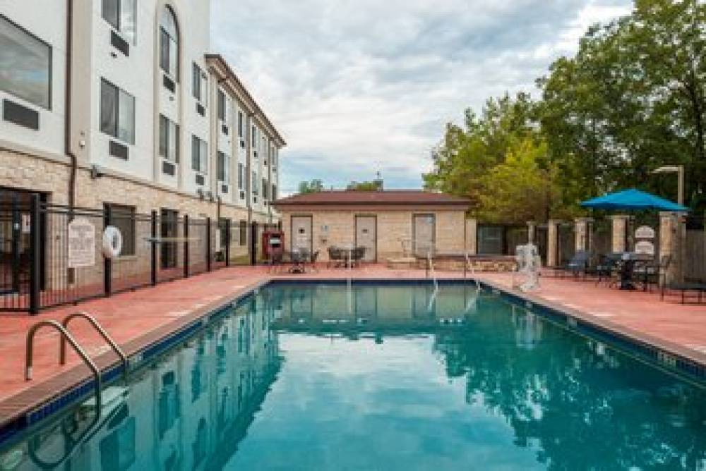 Holiday Inn Express & Suites AUSTIN NW - LAKELINE 6