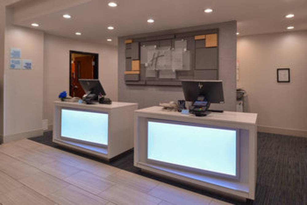 Holiday Inn Express & Suites AUSTIN NW - LAKELINE 10