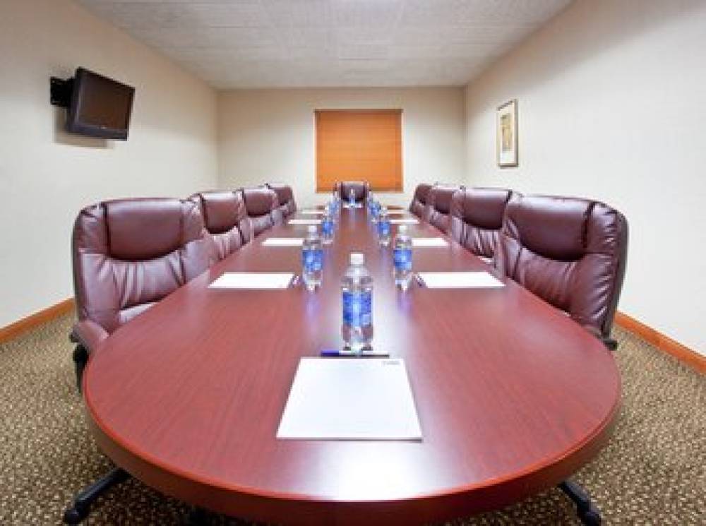 Holiday Inn Express & Suites BAY CITY 5
