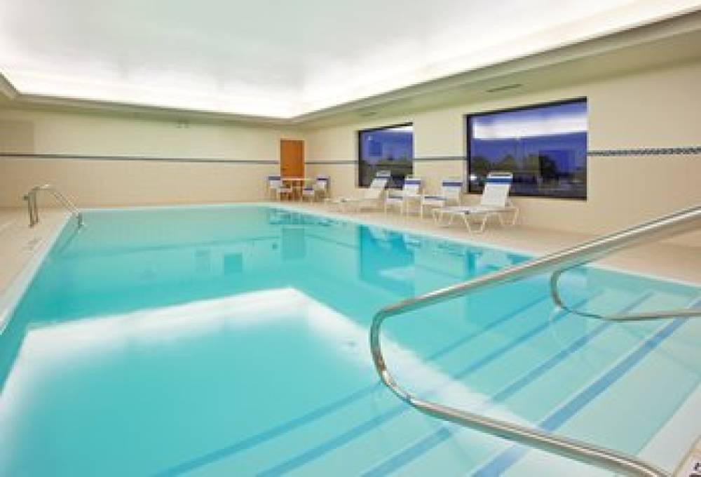 Holiday Inn Express & Suites BAY CITY 10