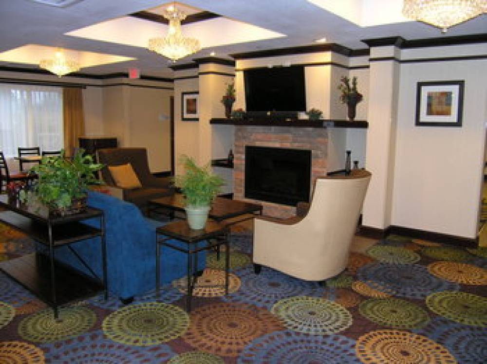 Holiday Inn Express & Suites BELLE VERNON 2