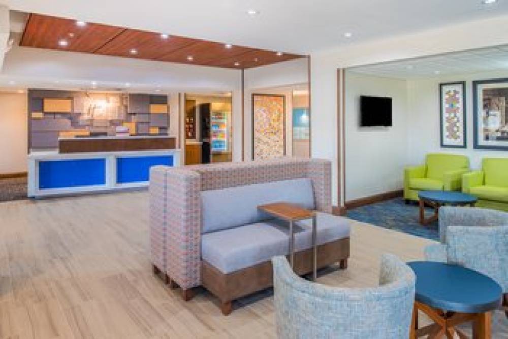 Holiday Inn Express & Suites Bismarck
