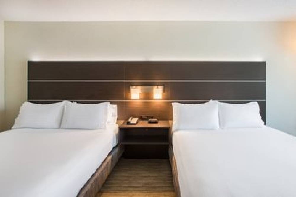 Holiday Inn Express & Suites BOSTON - MARLBORO 4