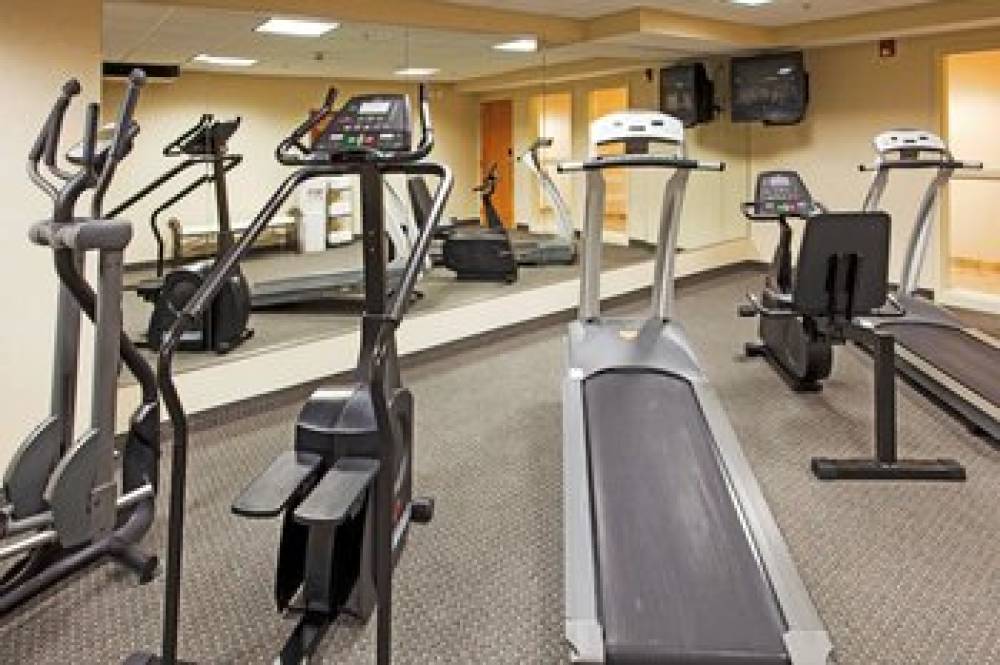 Holiday Inn Express & Suites BOSTON - MARLBORO 8