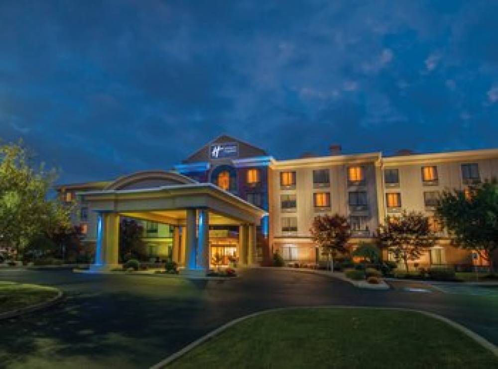 HOLIDAY INN EXP STES AIRPORT 1