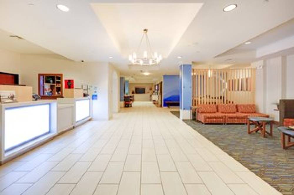 Holiday Inn Express & Suites BURLESON/FT. WORTH 7