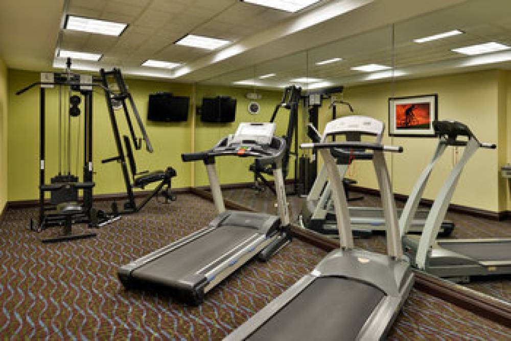 Holiday Inn Express & Suites CHARLOTTE 5
