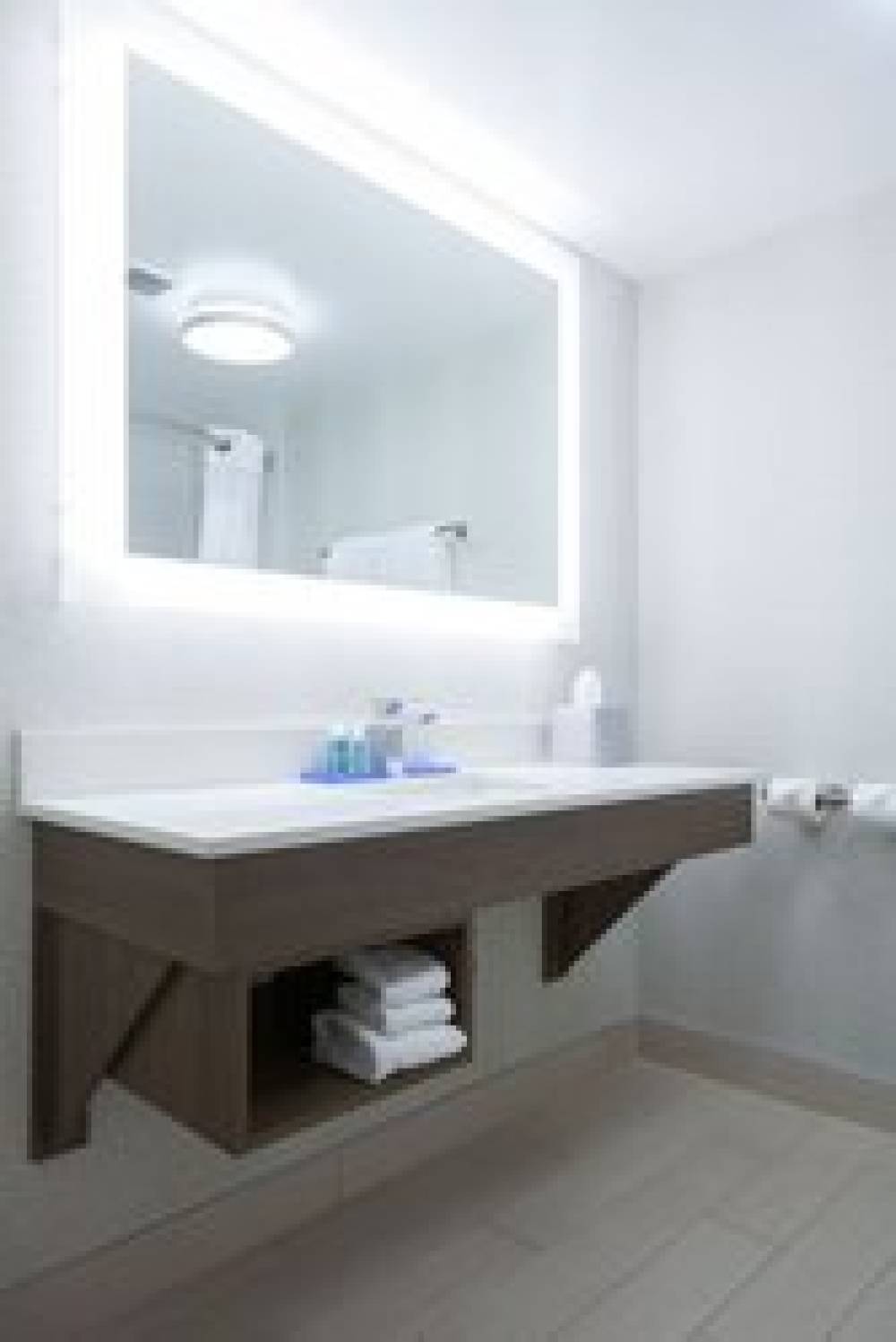 Holiday Inn Express & Suites CHARLOTTETOWN 8