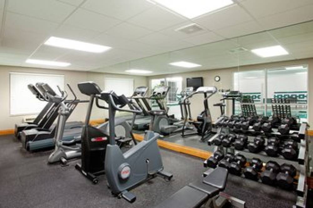 Holiday Inn Express & Suites CHICAGO-DEERFIELD/LINCOLNSHIRE 4