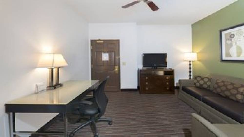 Holiday Inn Express & Suites CHICAGO-DEERFIELD/LINCOLNSHIRE 10