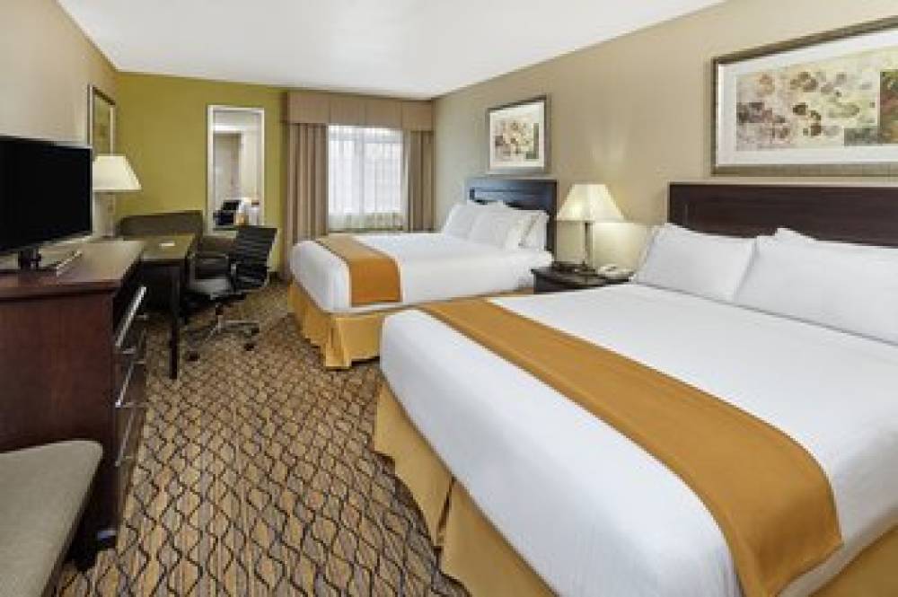Holiday Inn Express & Suites CHICAGO-LIBERTYVILLE 1